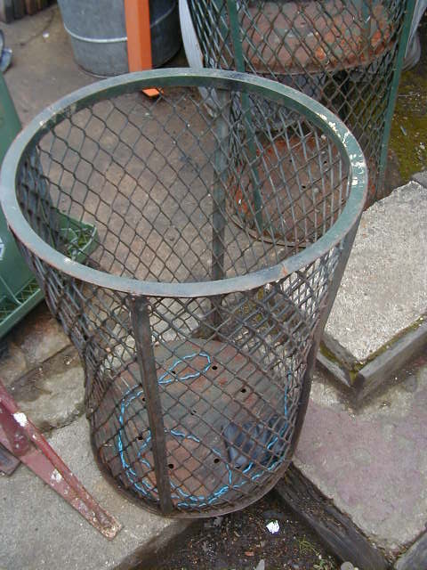 Trash Can - Wire mesh