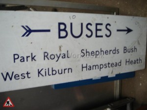 Buses sign- underground - BUSES SIGN