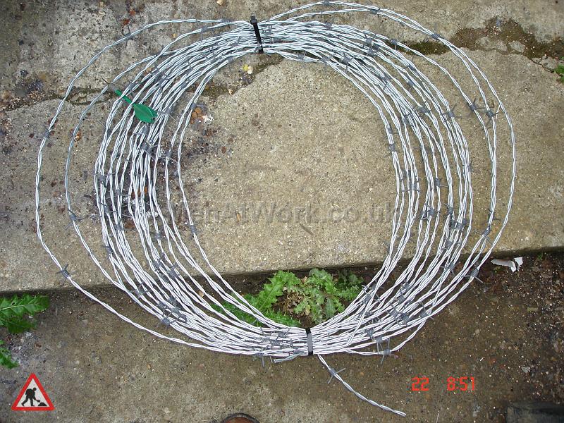 Barbed Wire - Barbed wire (2)