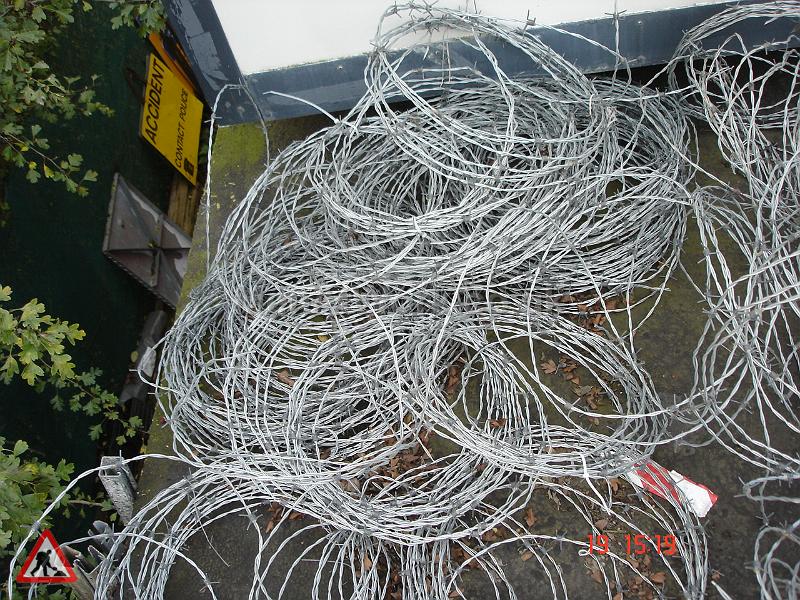 Barbed Wire - Barbed wire (3)