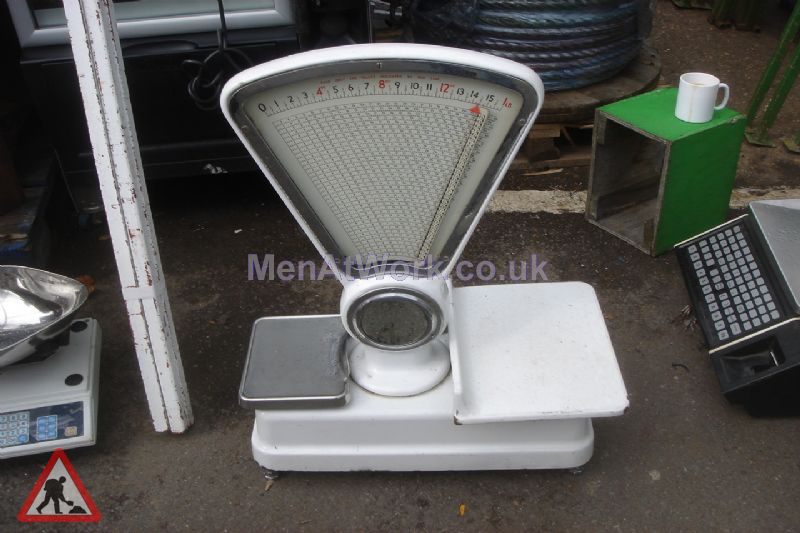 Weighing scales - Dairy scales – back view