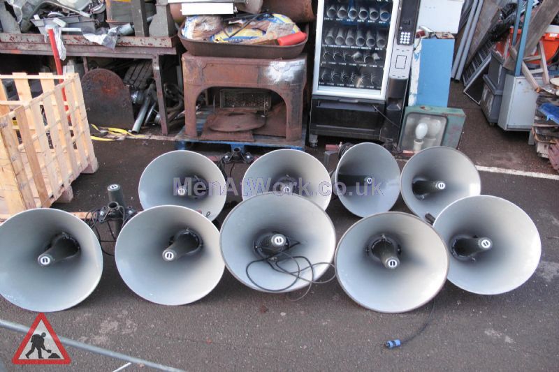 Loudspeakers with tripods - Loudspeakers – With Tripod Mounts (6)