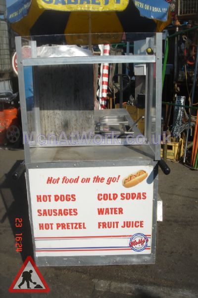 Pedestrian Hot Dog Stand - Pedestrian Hot Dog Stand – Front view
