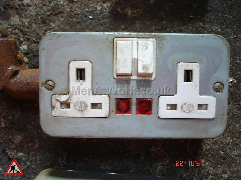 Plug Socket with Lights - Plug socket metal with lights