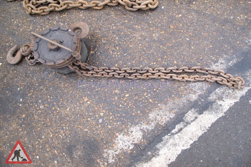 Chains and pulleys - chain and pulleys (3)