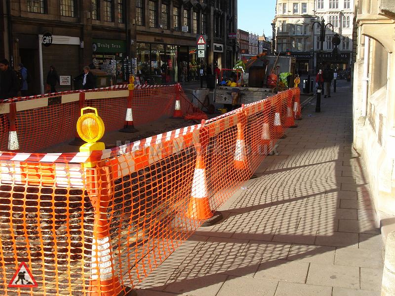Road barrier/barricade - Orange plastic barrier sheet