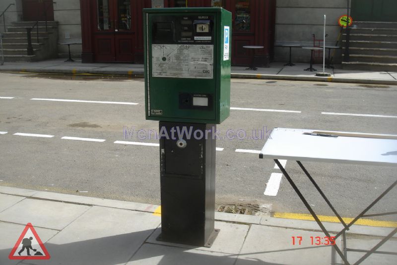 Car Parking Ticket Machine – Green - Pay and Display Green