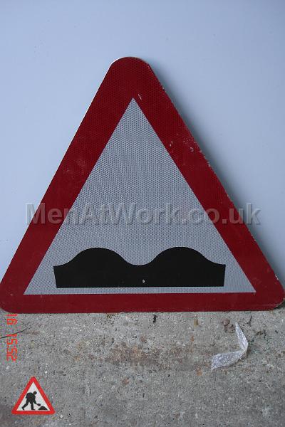 Road Signs – Triangle Warning Signs - Road Signs – Triangle Warning (17)