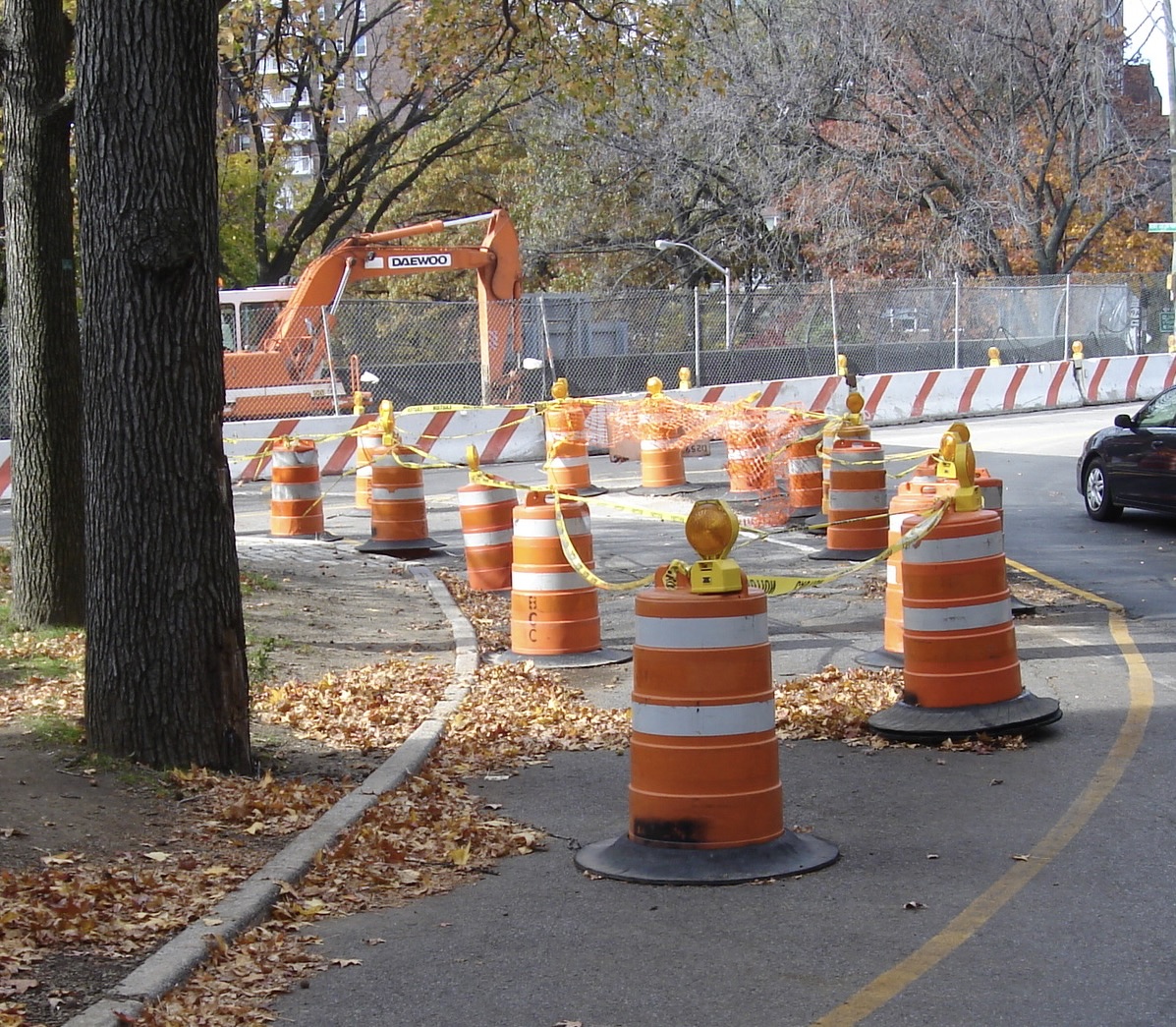 Traffic Control American Barrier 60 Available - DSC00025